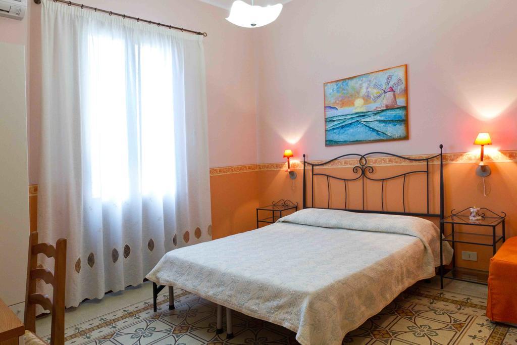 Casa Vacanza Albamarina Trapani Room photo